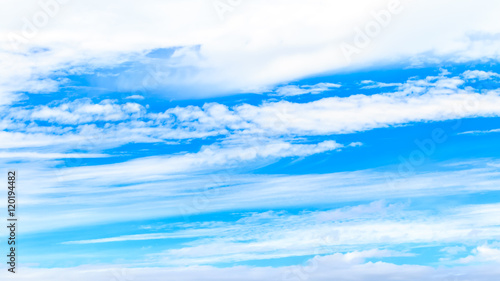 Obraz na płótnie blue sky and clouds. w salonie