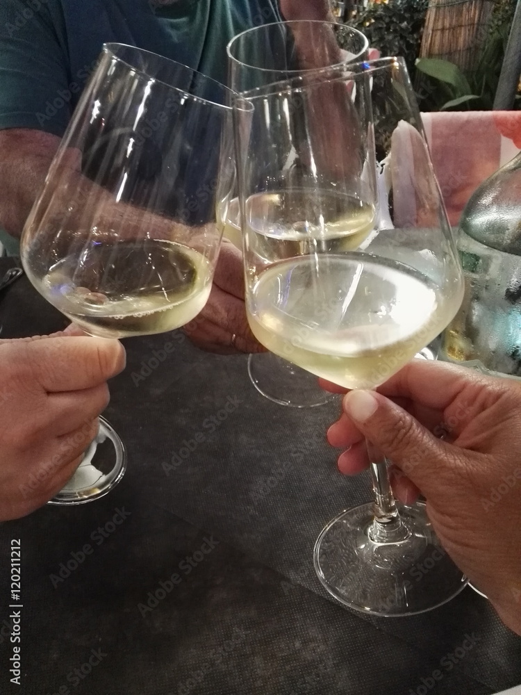 Obraz premium Brindisi serale a tre