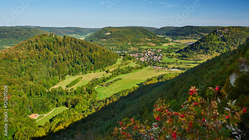 Blick zur Hiltenburg bei Bad Ditzenbach photo