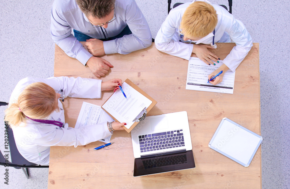 Obraz premium Image of business partners discussing documents and ideas at meeting