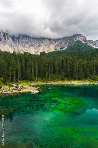 Fototapeta Naklejka Na Ścianę i Meble -  lake Misurina in the Alps