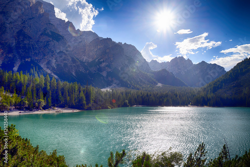 Fototapeta Naklejka Na Ścianę i Meble -  Solo - Lago di Braies - Trentino Alto Adige