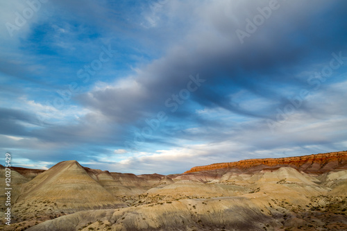 Little Painted Desert in Arizona © jon manjeot