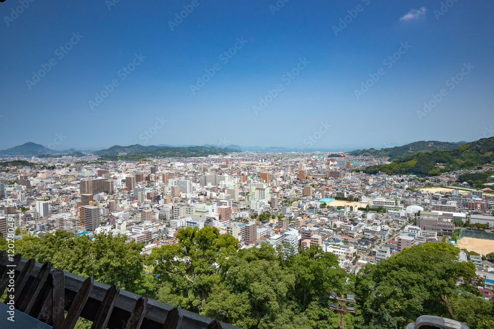 Obraz premium 松山城からの松山市の眺め