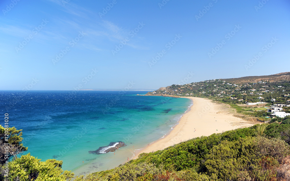Naklejka premium La playa de los Alemanes en Zahara de los Atunes, playas de Cádiz, España, Sur de Europa
