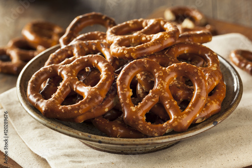 Healthy Salty Baked Pretzels