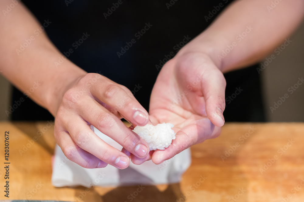 Forming sushi
