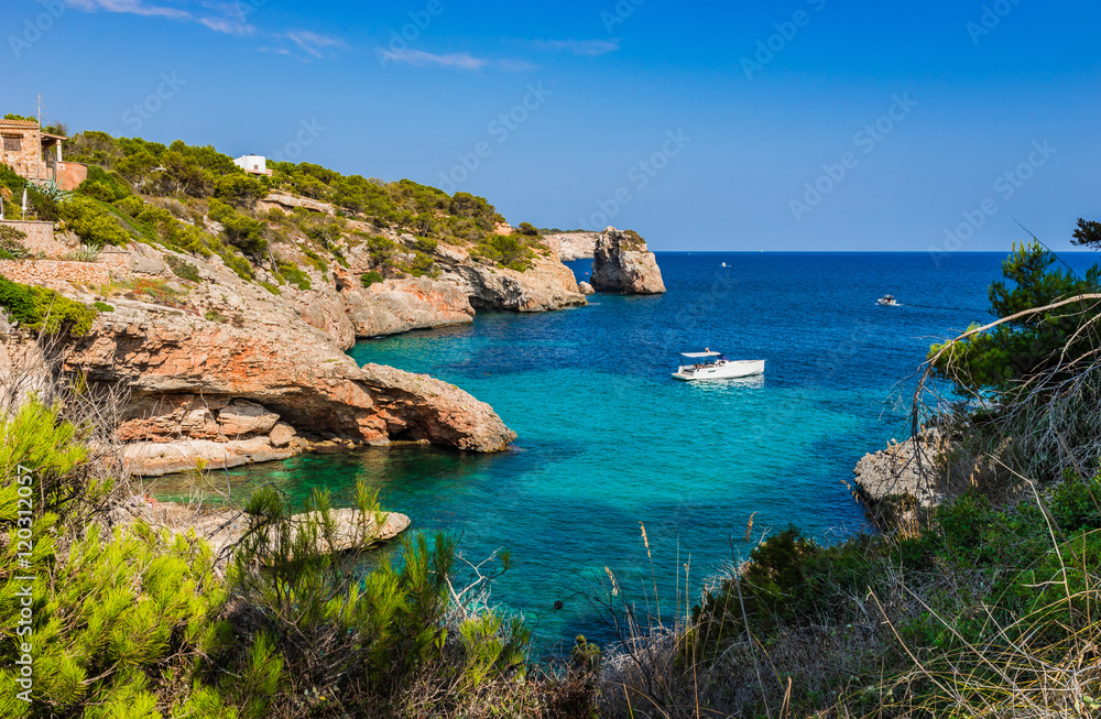 Mittelmeer Küste Mallorca Aussicht auf das Felsentor Es Pontas