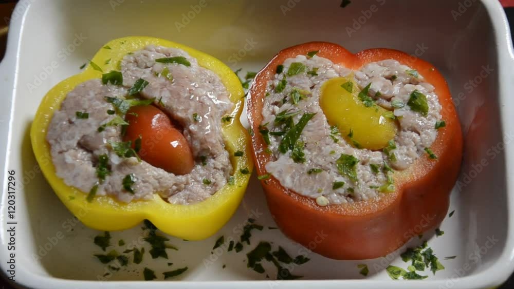 Video „Stuffed peppers ớt nhồi Peperoni ripieni Nadziewane papryki ...