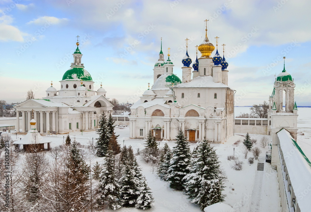 Monastery on the shore of Lake Nero in Rostov Veliky in winter