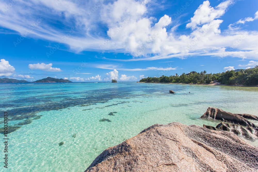 lagon d'anse Union vue de Source d'Argent, la Digue, Seychelles 