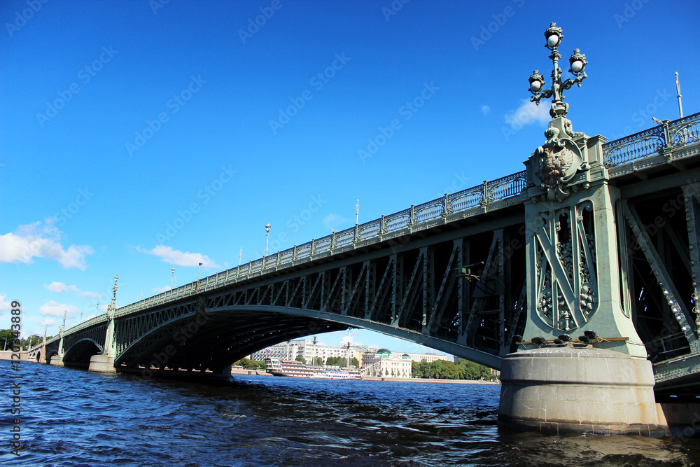 Fototapeta premium Palace Bridge day in St. Petersburg, Russia