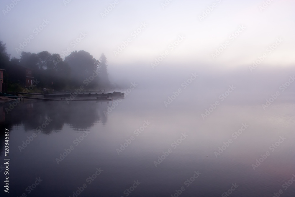 Fototapeta premium Mist water morning
