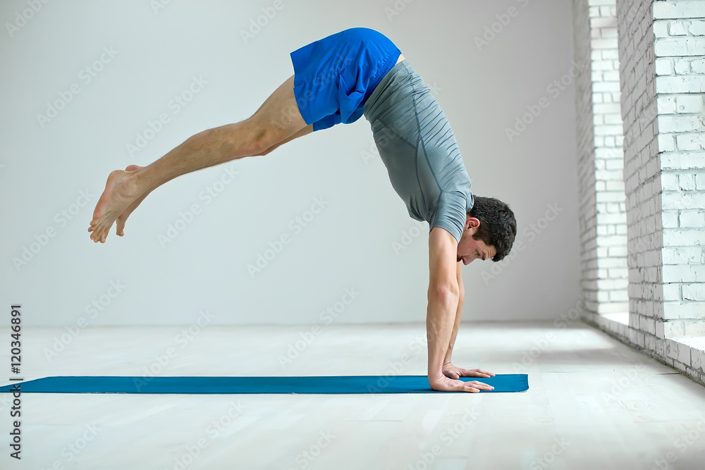 Naklejka premium Yoga man