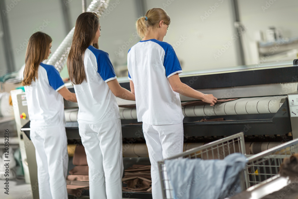 Obraz premium Employee the pressing