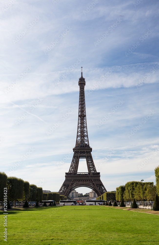 Fototapeta premium Paris - Best city in Europe