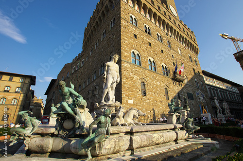 Fountain of Neptune and Palazzo della Signoria in Florence photo