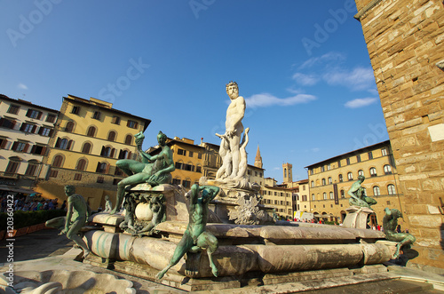 Fountain of Neptune and Palazzo della Signoria in Florence photo