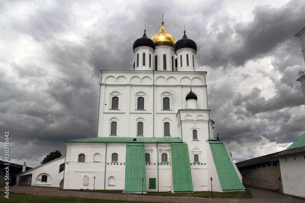 Православный храм. Церковь. Храм в городе Псков.