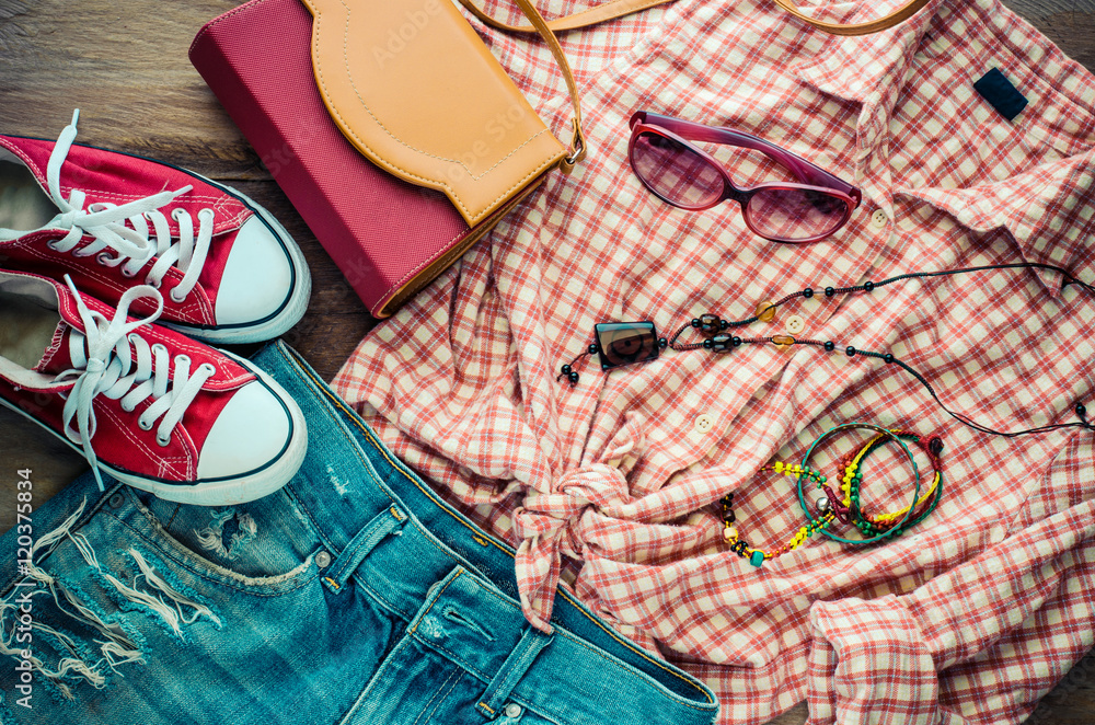 Obraz premium Travel Clothing accessories Apparel along for the trip