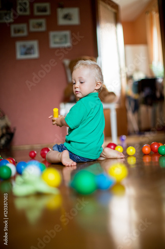 zu Hause spielen