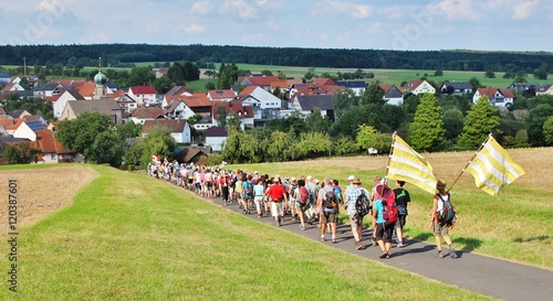 Wallfahrtsgruppe unterwegs photo