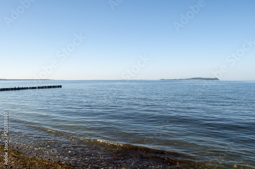 Hiddenseeblick, Buhnen auf der Halbinsel Bug, Dranske, Rügen