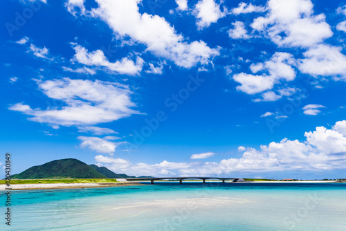 Fototapeta Naklejka Na Ścianę i Meble -  海、雲、風景。沖縄、日本、アジア。