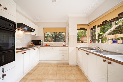 Fototapeta Naklejka Na Ścianę i Meble -  Modern gourmet kitchen interior