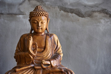 Rollo Buddha Hölzerne Buddha Statue im Tempel  © SianStock