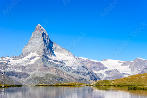 Fototapeta Naklejka Na Ścianę i Meble -  Stellisee - beautiful lake with reflection of Matterhorn - Zermatt, Switzerland