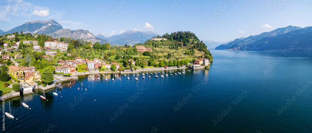 Lago di Como (IT) - Vista aerea di Pescallo a sx - Villa Serbelloni con Parco a dx