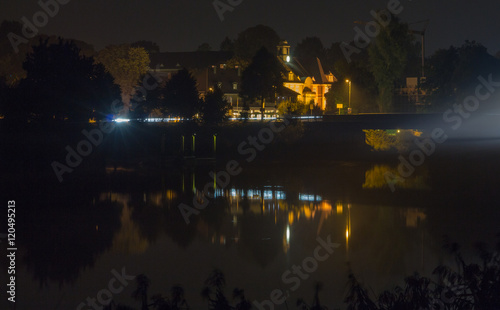 Das Rathaus von Ritterhude in der Nacht