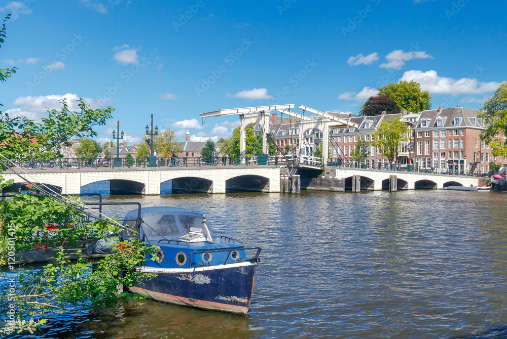 Amsterdam. Skinny Bridge.