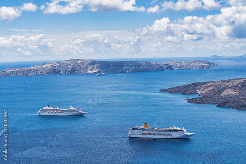 Cruise in Santorini