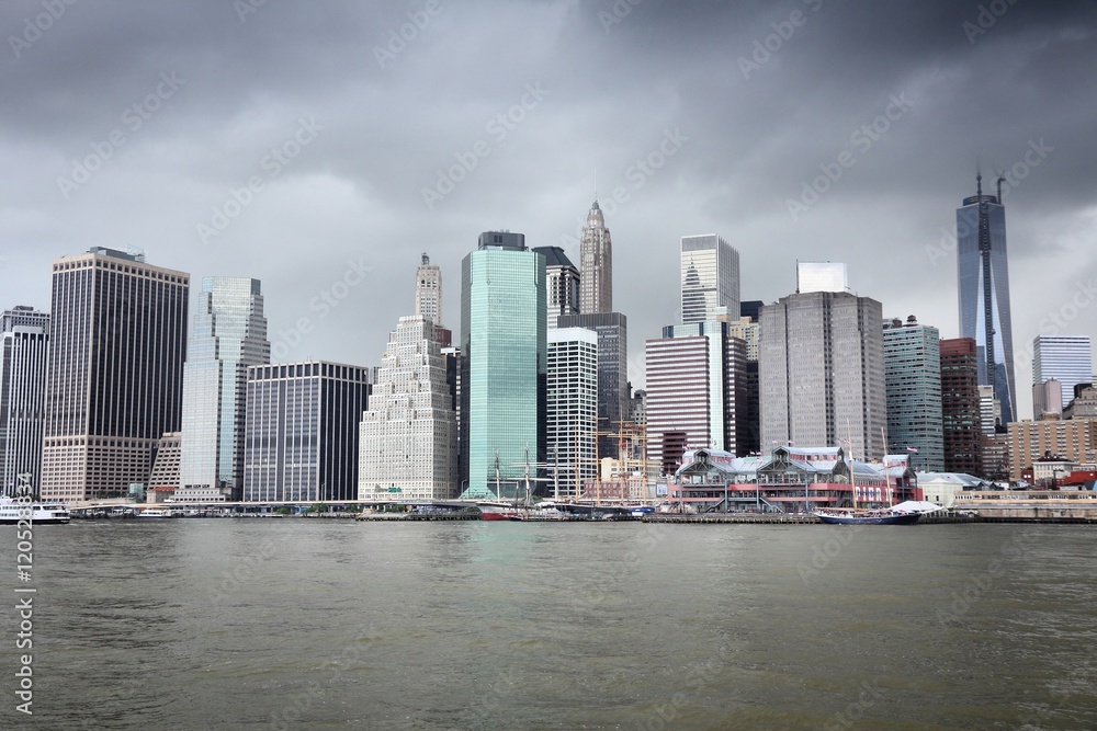 Obraz premium Cloudy New York