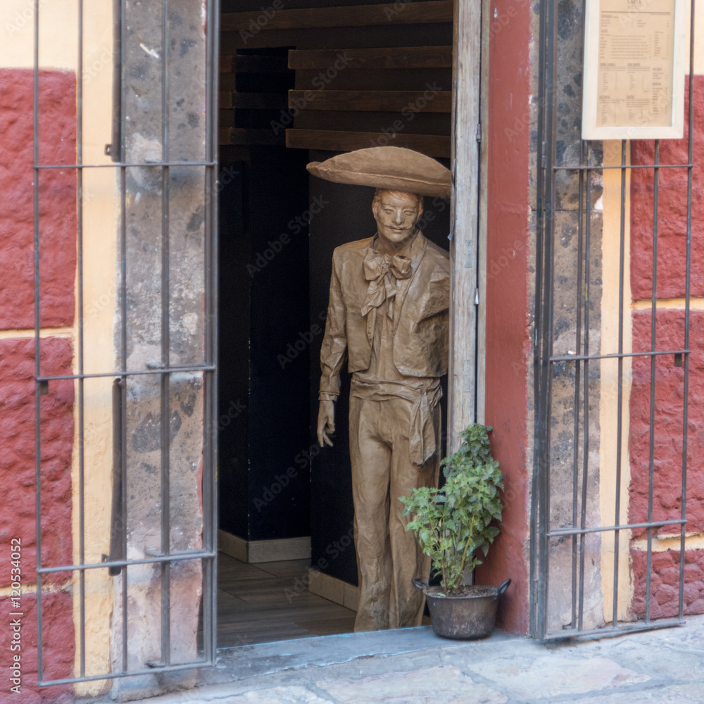 Statue at entrance of building, Zona Centro, San Miguel de Allen