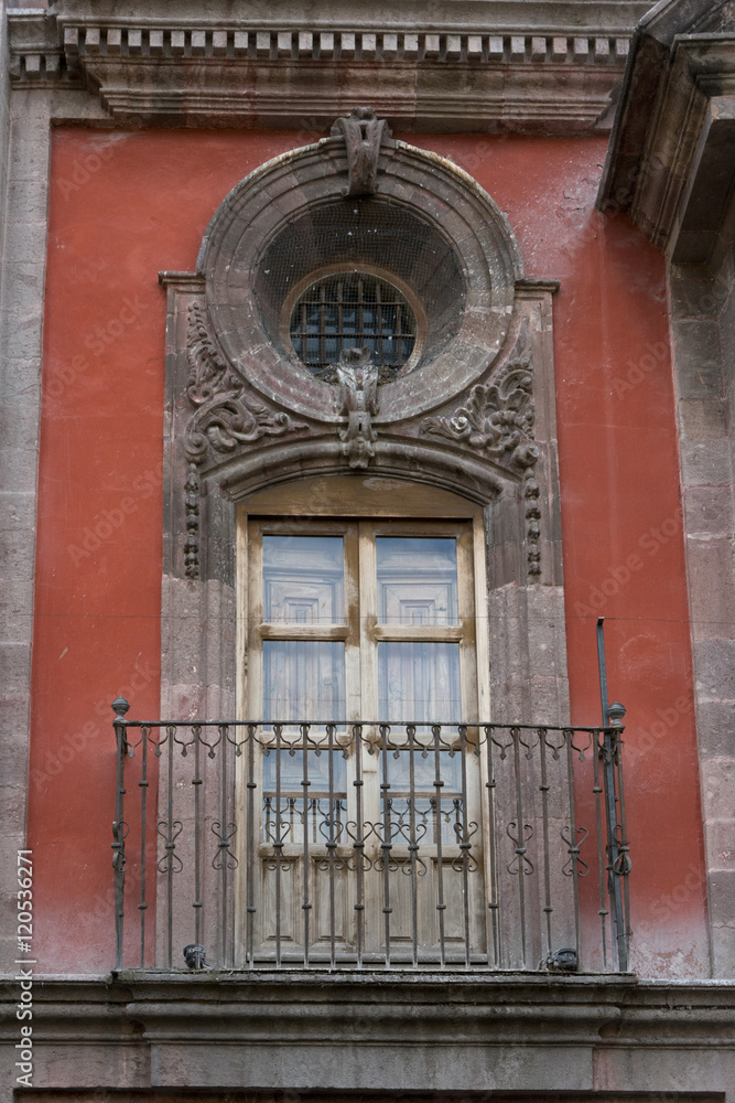 Obraz premium Low angle view of a balcony, Zona Centro, San Miguel de Allende,