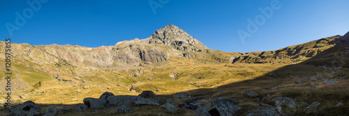 Massif de l'Oisans - Lac des Quirlies - Isère.