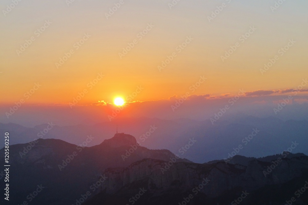 Fototapeta Sonnenaufgang über dem Hohen Kasten