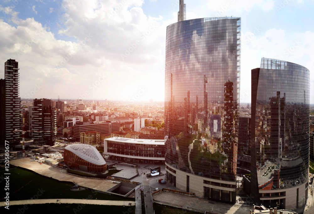 Obraz premium odbicie nowej nowoczesnej dzielnicy Mediolanu
