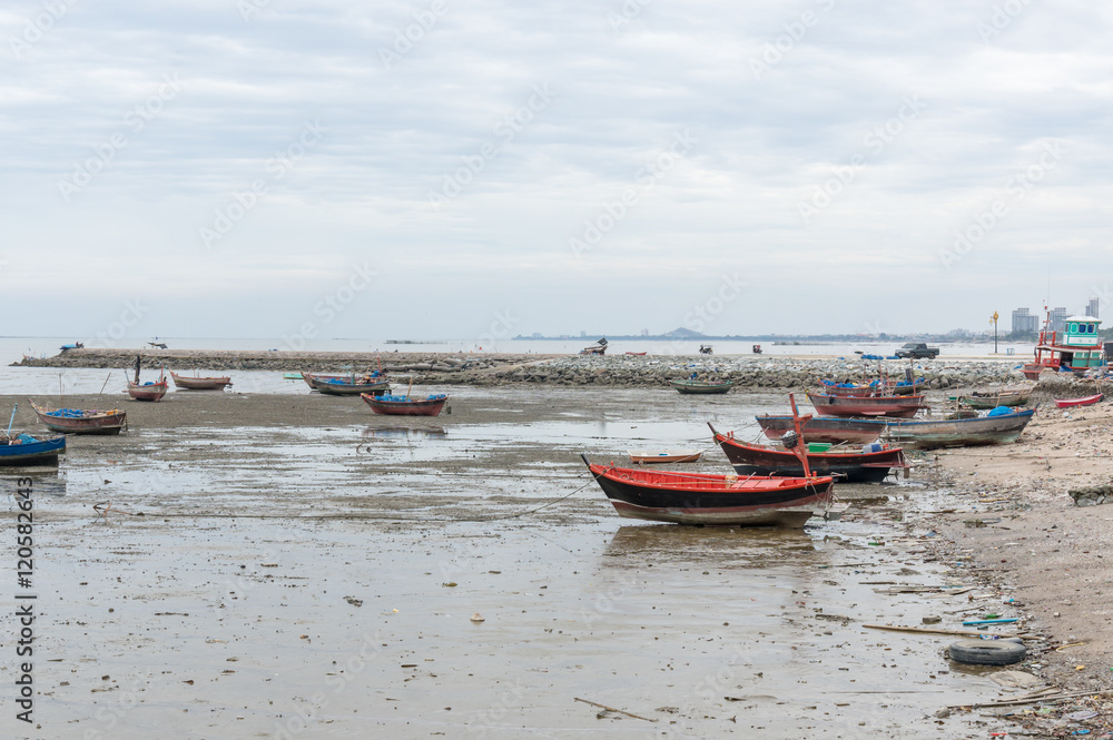 Fototapeta premium Small fishing boat at seaside of Bangpra, Chonburi province,thailand
