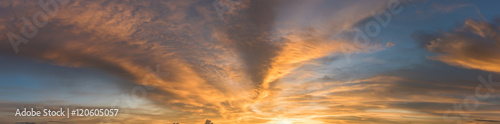 panorama sunset sky © yotrakbutda