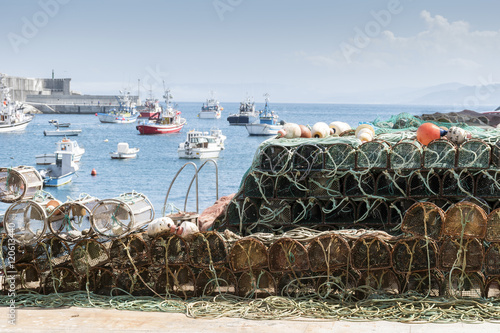 Fototapeta Naklejka Na Ścianę i Meble -  NASA DE PESCA DE MARISCO EN EL PUERTO DE MALPICA