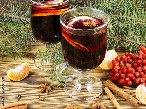 Mulled red wine with spices