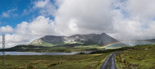 Foto Rainbow, Twelve Bens, Lough Inagh, Connemara, Connacht, Ireland