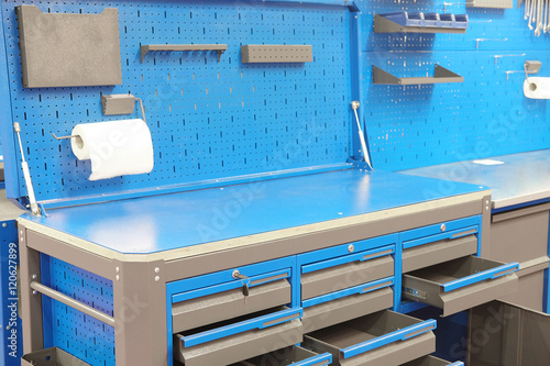 Fotografia The image of a working bench for car repair station
