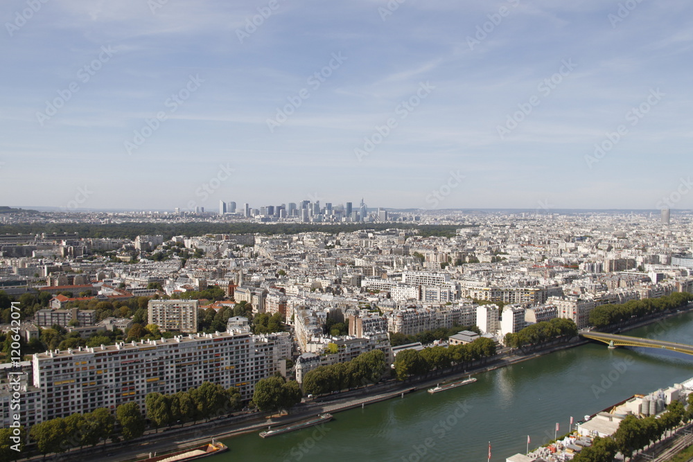 Panorama urbain à Paris, vue aérienne	
