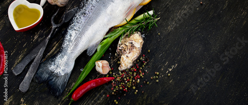 Raw salmon with herbs