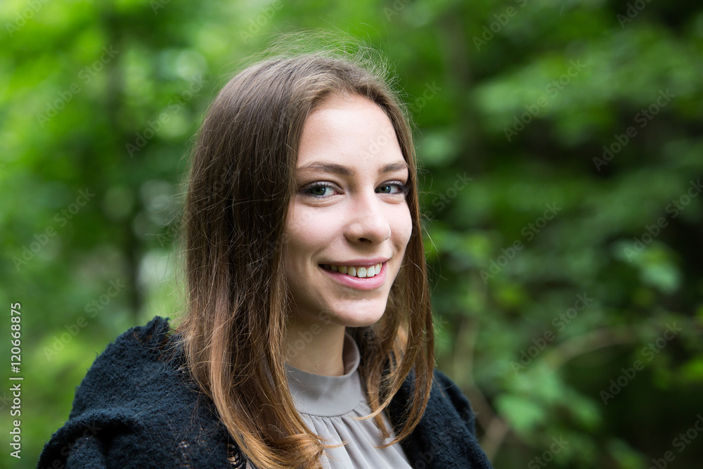 Portrait einer Jugendlichen Portrait einer Jugendlichen